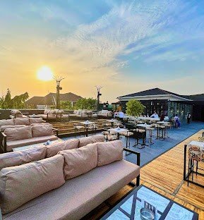 Aura Lounge
