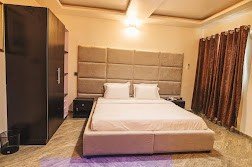 Old English Torf Apartment