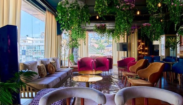 Oso Lounge